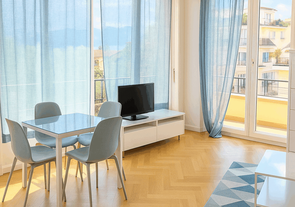Bright studio – lake view, city centre & train station