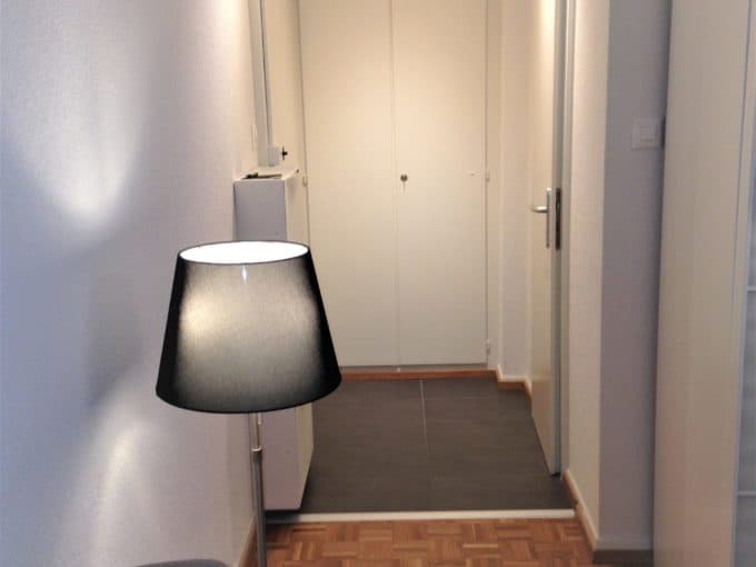 Central flat – 3 min to train & walk to lake