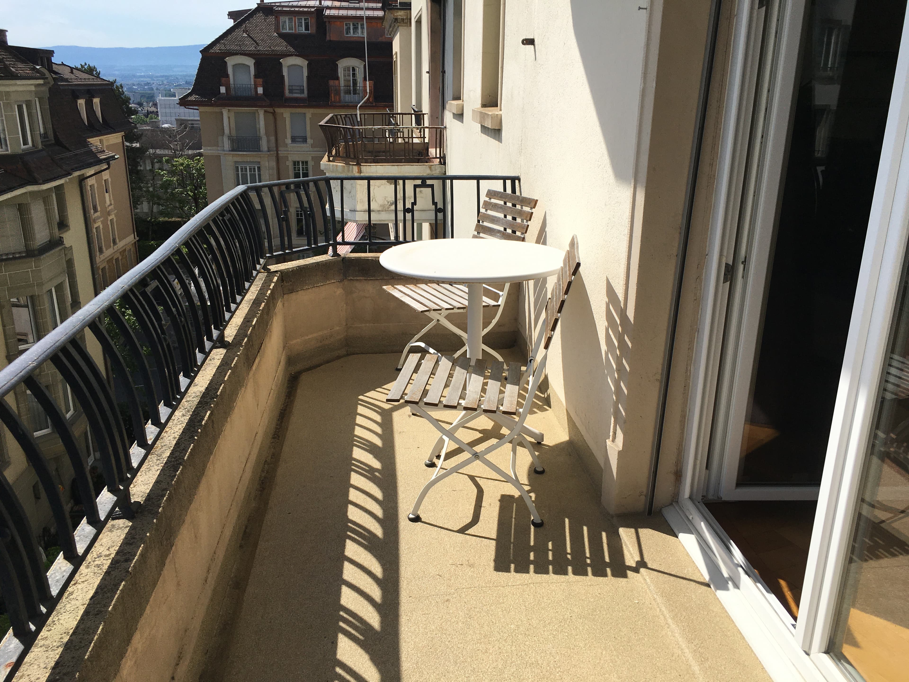 Bright in city center, charming lake view