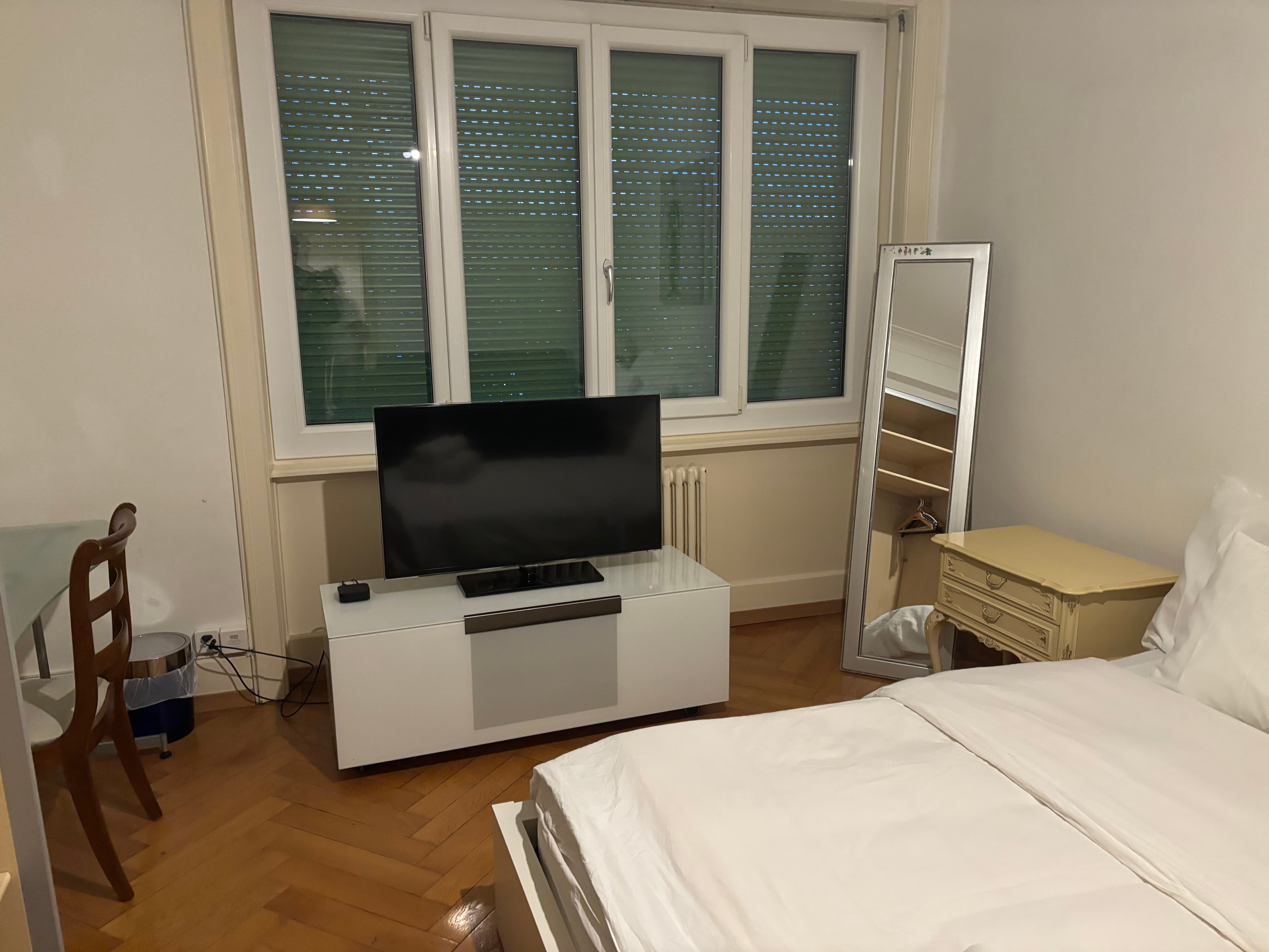 Lausanne central: 2-bedroom near train & metro