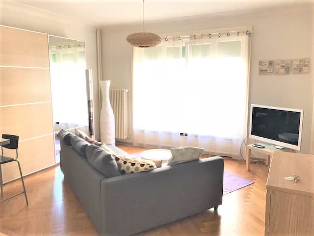 Cozy studio close to city centre and train station