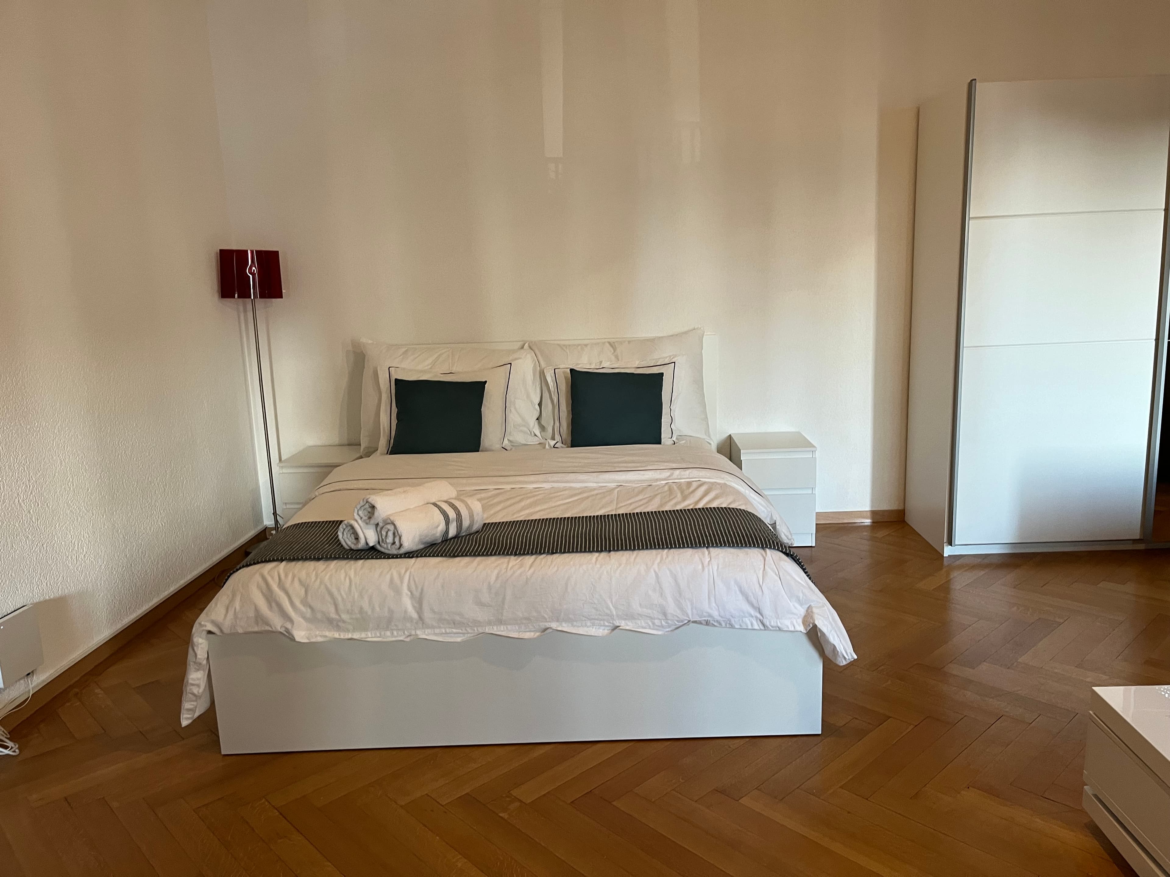 Spacious studio — quiet city centre