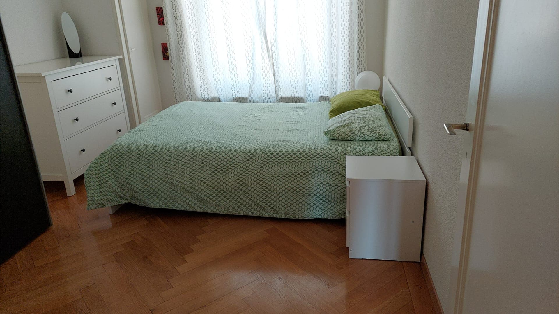 Elegant — central, quiet, lake view