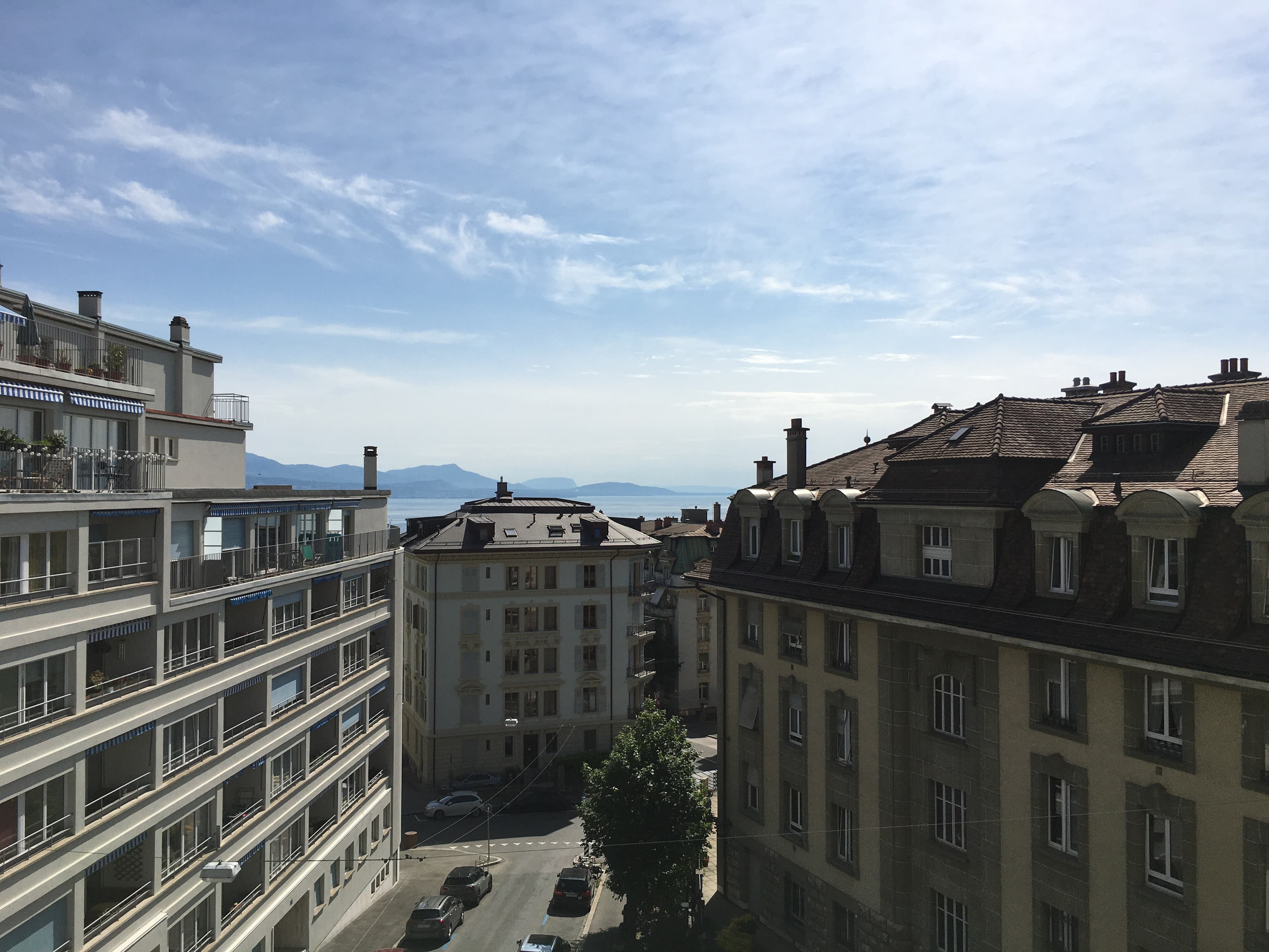 Bright in city center, charming lake view